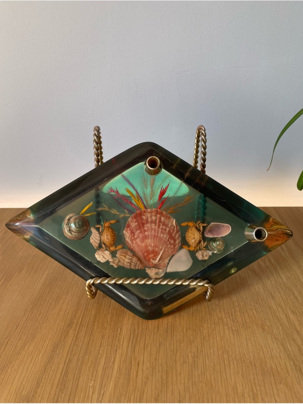 Vintage Midcentury Resin Lucite Shell & Seascape Paperweight Pen Holder